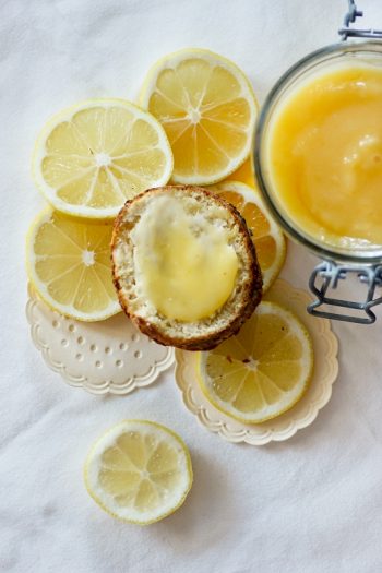 Lemon Curd Rezept mit Scones