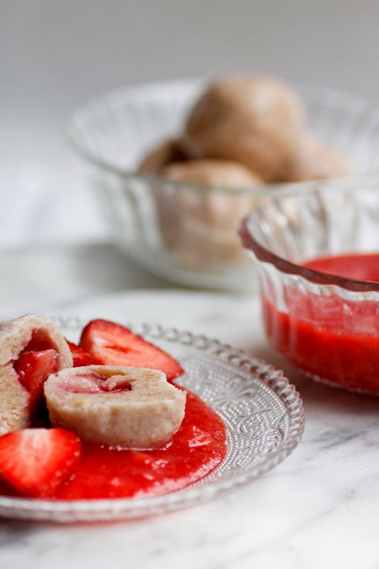 Erdbeer-Quark-Knödel als süßes Hauptgericht - ÜberSee-Mädchen
