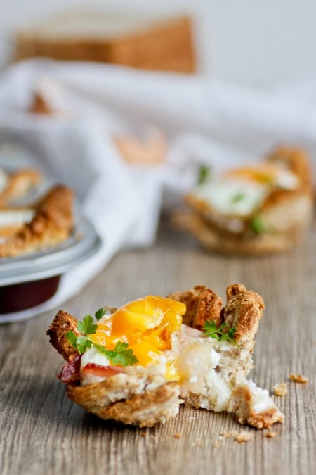 Frühstückmuffins Toastbrot in Muffinform mit Ei