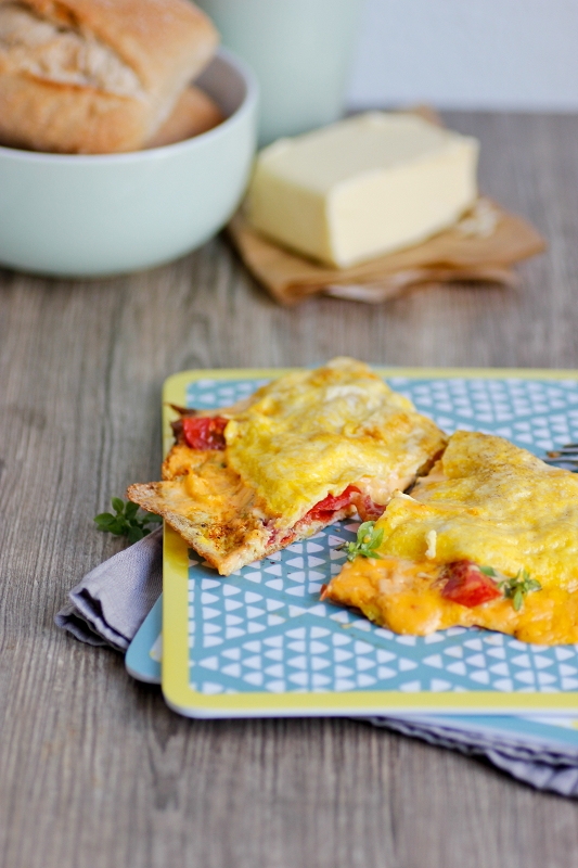 Omelett mit schmelzendem Käse zum Frühstück - ÜberSee-Mädchen
