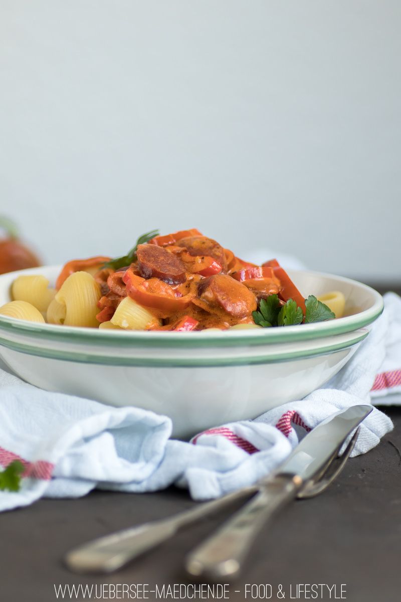 Pasta mit Chorizo-Tomaten-Sauce in 15 Minuten fertig Rezept vom ÜberSee-Mädchen Foodblog vom Bodensee Überlingen