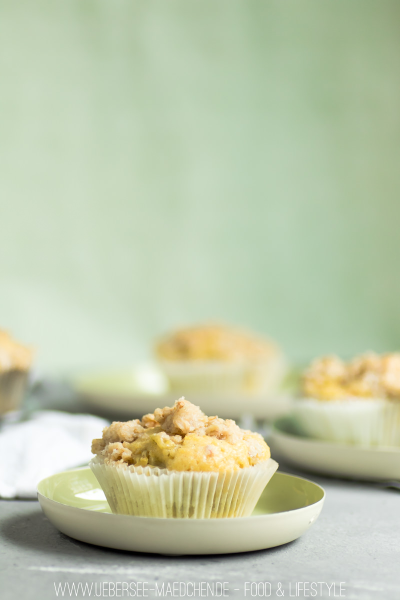 Rhabarber-Muffins mit Haferflocken-Streuseln von ÜberSee-Mädchen Foodblog vom Bodensee Überlingen