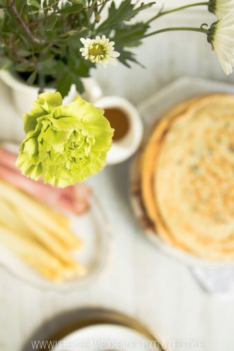 So essen wir das: Spargel mit Pfannkuchen und Sauce hollandaise ...