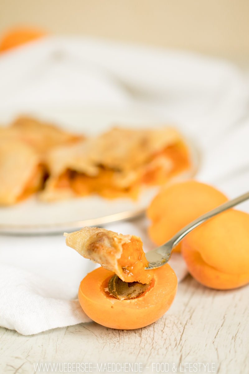 Aprikosenstrudel einfaches Rezept für Dessert on ÜberSee-Mädchen Foodblog vom Bodensee Überlingen