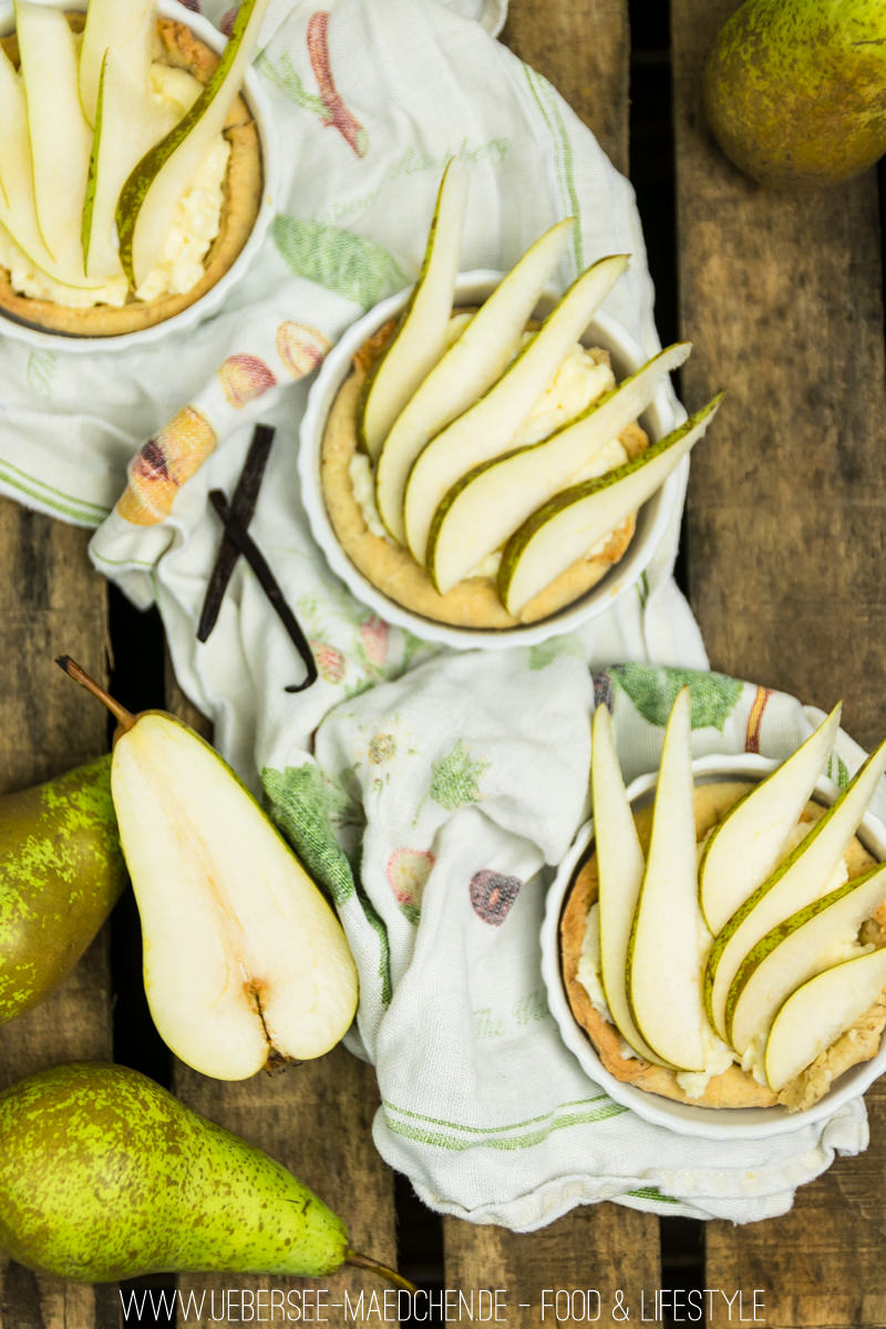 Vanillecreme-Tartelettes mit Birnen mit Mandelmürbeteig Messerkochbuch Rezension Rezept von ÜberSee-Mädchen Foodblog Bodensee Überlingen