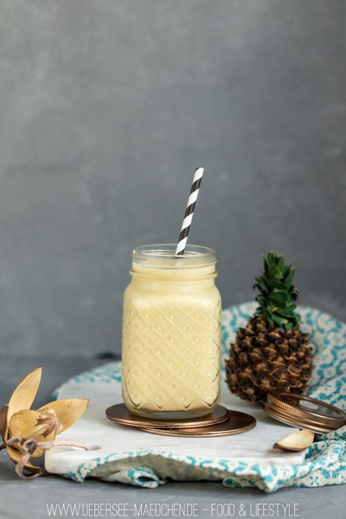 Schmeckt wie Urlaub: Ananas-Kokos-Smoothie - ÜberSee-Mädchen