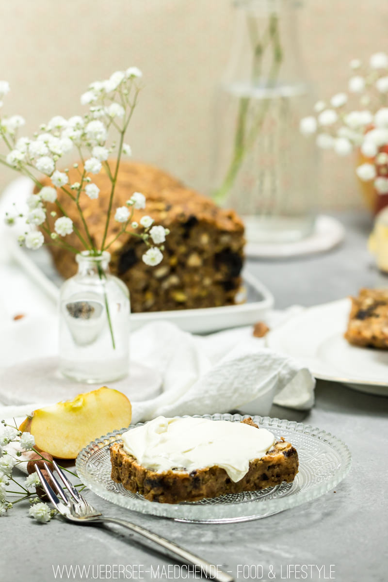 Englischer Tea cake mit Nüssen Trockenpflaumen Äpfeln Rezept von ÜberSee-Mädchen Foodblog Bodensee Überlingen