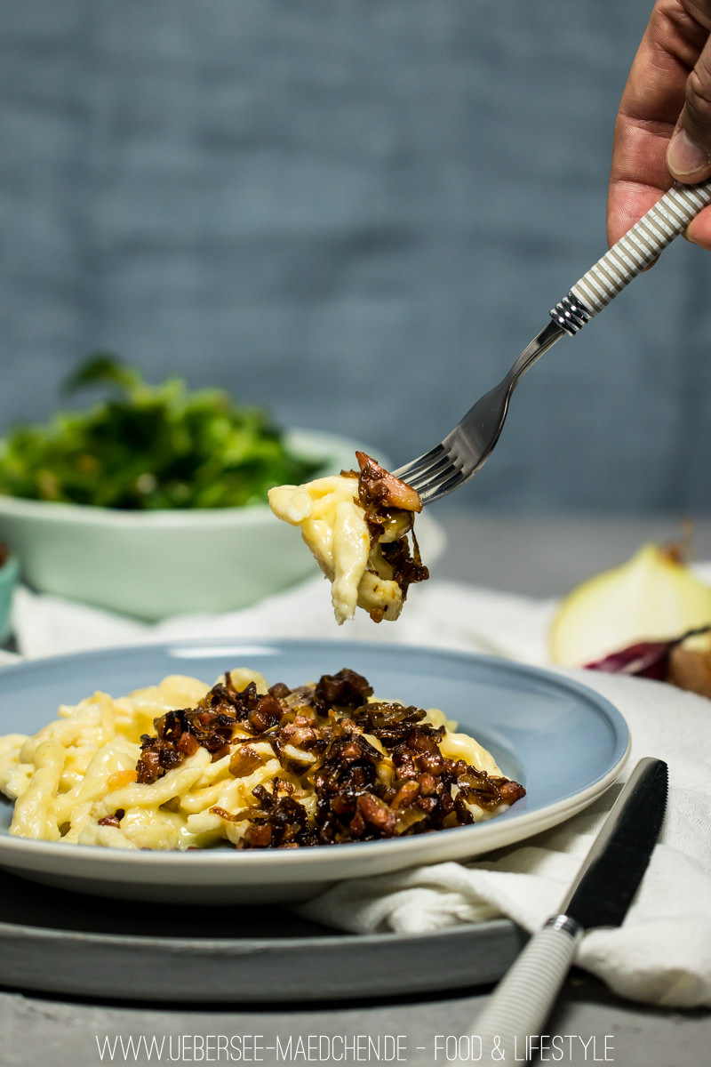 Käsespätzle mit genialer Zwiebel-Speck-Schmelze - ÜberSee-Mädchen