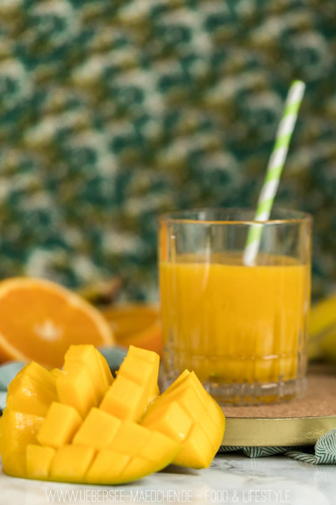 Cremig fruchtiger Smoothie mit Mango und Banane - ÜberSee-Mädchen