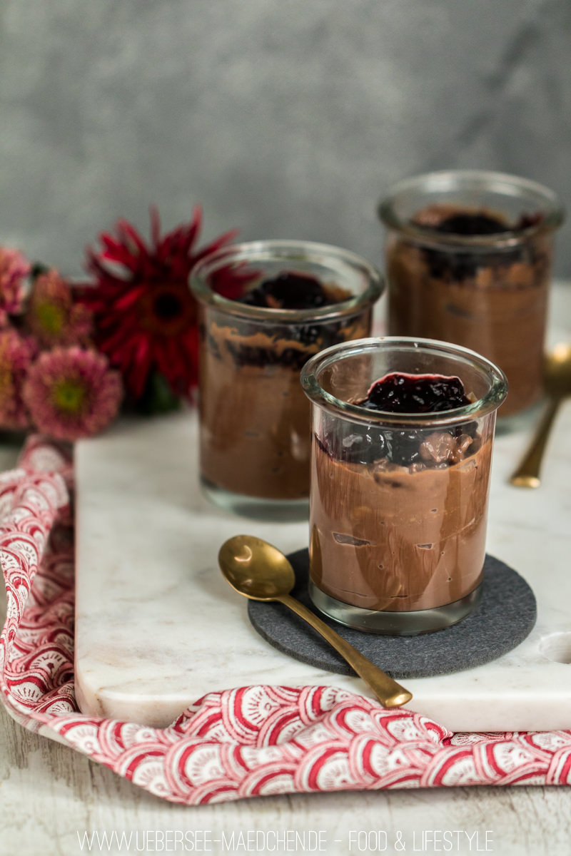 Schokoladenpudding selbstgemacht ohne Tüte Dessert im Glas Rezept von ÜberSee-Mädchen Foodblog vom Bodensee Überlingen
