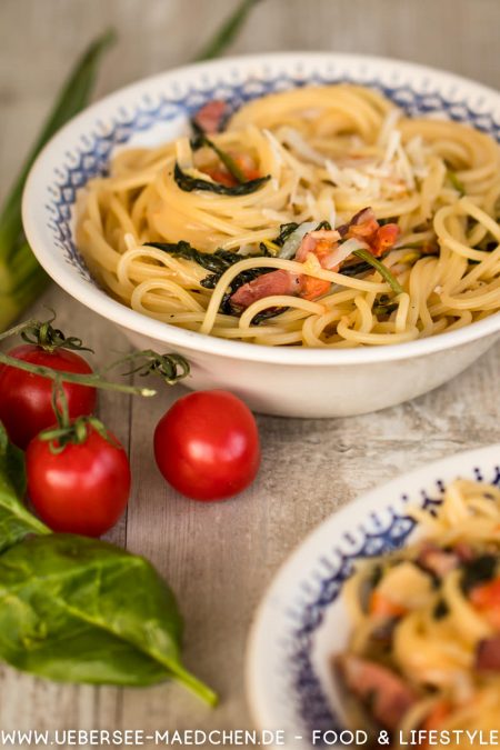 Pasta-Rezept nach Steffen Henssler mit Spaghetti Pancetta Spinat Tomaten Sahne von ÜberSee-Mädchen