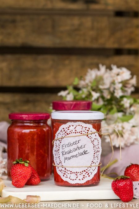 Erdbeer-Rhabarber-Aufstrich Marmelade super fruchtig selbstgemacht Rezept von ÜberSee-Mädchen Foodblog vom Bodensee Überlingen