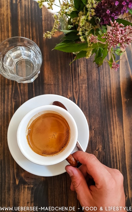 Ein Kaffee im Solid Ground Überlingen-Guide von einer Einheimischen mit Tipps Restaurants Sehenswürdigkeiten von ÜberSee-Mädchen Foodblog vom Bodensee