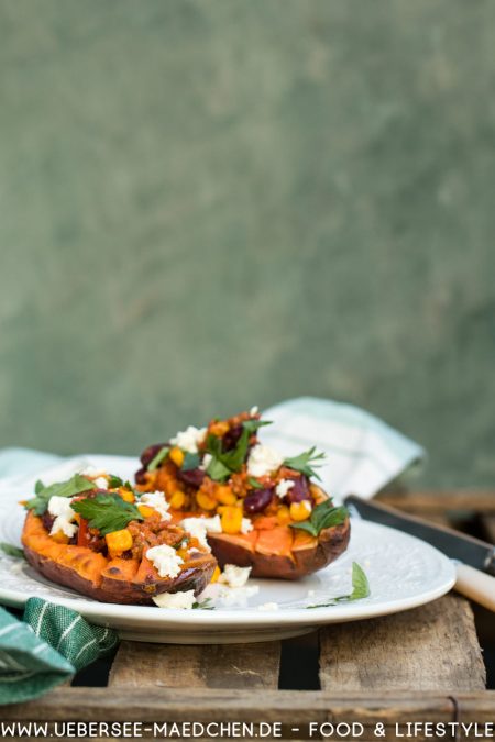 Süßkartoffel gefüllt mit Chili con carne Rezept von ÜberSee-Mädchen Foodblog vom Bodensee Überlingen