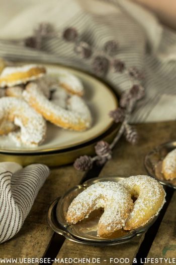 Vanillekipferl auf einem Plätzchenteller Rezept von ÜberSee-Mädchen der Foodblog vom Bodensee Überlingen