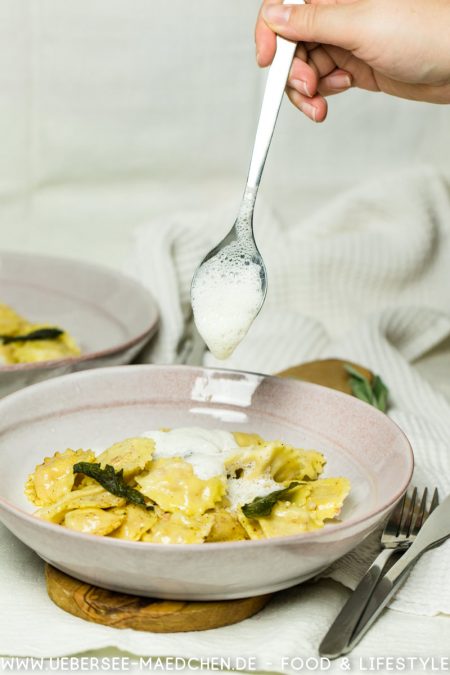 Ravioli mit Ricotta-Speck-Füllung Salbeibutter  Rezept von ÜberSee-Mädchen Foodblog vom Bodensee Überlingen-13
