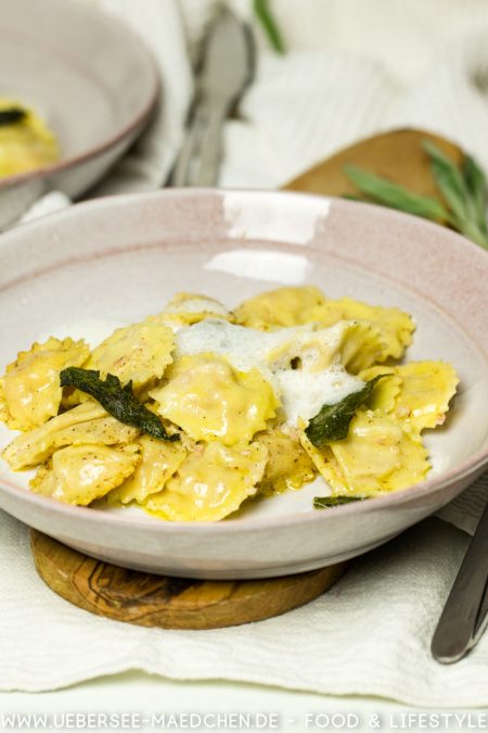 Ravioli mit Ricotta-Speck-Füllung Salbeibutter  Rezept von ÜberSee-Mädchen Foodblog vom Bodensee Überlingen