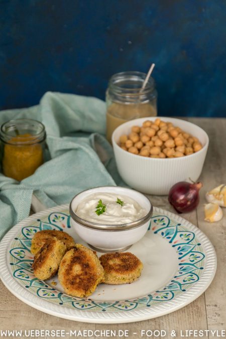 Falafel ohne Frittieren mit Joghurtdip selbstgemacht Rezept von ÜberSee-Mädchen der Foodblog vom Bodensee