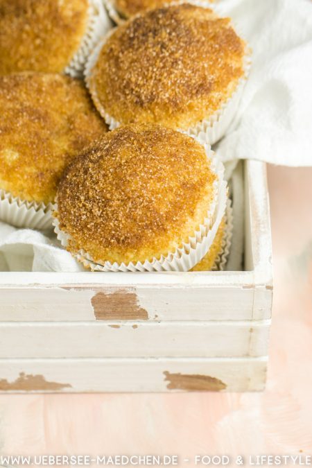 Buttermilch-Muffins mit Apfelsaft und Zucker-Zimt-Knusper