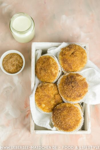 Buttermilch-Muffins mit Apfelsaft und Zucker-Zimt-Knusper