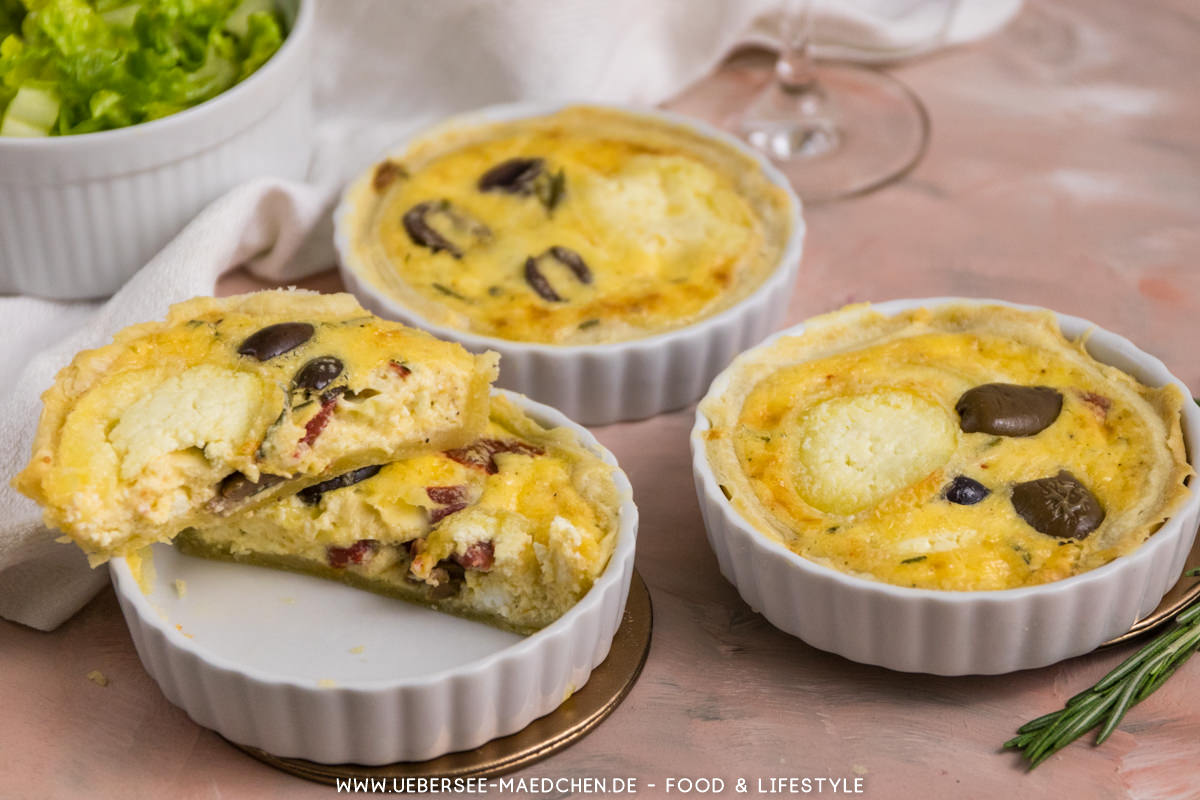 Französische Ziegenkäse-Tartelettes mit Oliven Röstpaprika Rezept von ÜberSee-Mädchen Foodblog vom Bodensee