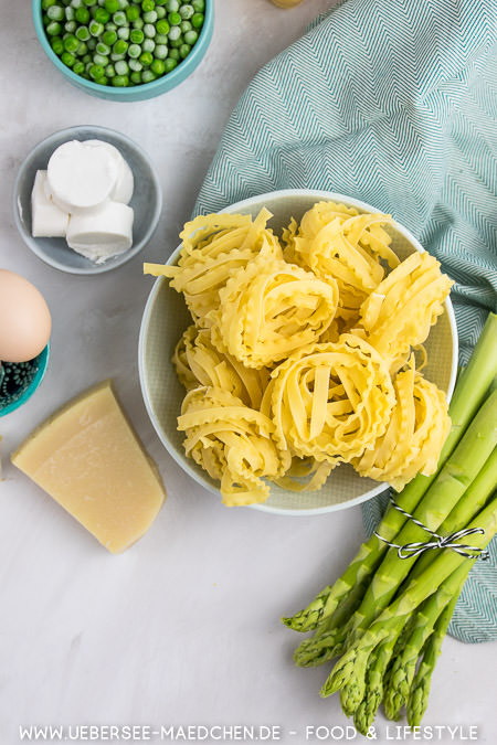 Zutaten für Pasta mit grünem Spargel Käsesauce Rezept von ÜberSee-Mädchen Foodblog vom Bodensee