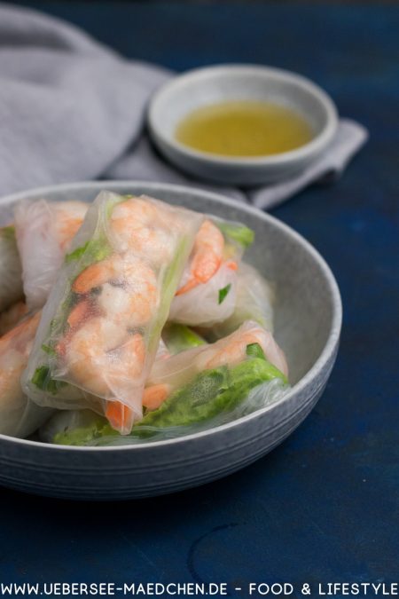 Summer rolls wie in Vietnam mit Garnelen Gemüse Fischsaucen-Dip Rezept von ÜberSee-Mädchen Foodblog vom Bodensee