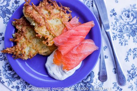Kartoffelpuffer einfach selbstgemacht mit Quark und Lachs Rezept von ÜberSee-Mädchen Foodblog vom Bodensee
