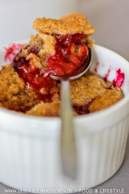 Pflaumen-Crumble mit Zimt-Streuseln Dessert aus dem Ofen Rezept von ÜberSee-Mädchen Foodblog vom Bodensee