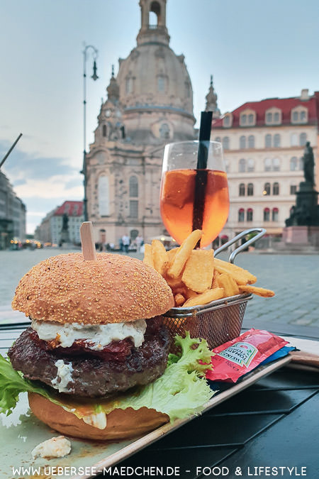 Burger der Burgerei in Dresden bei der Frauenkirche