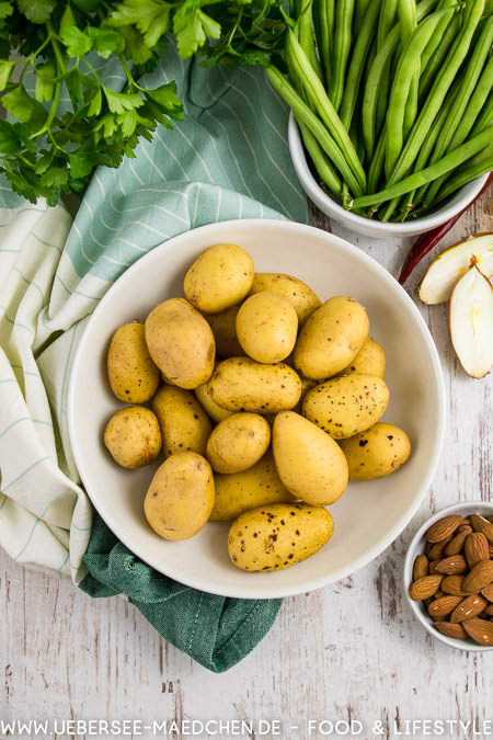 Zutaten für Kartoffelsalat portugiesisch mit Bohnen Mandeln Petersilie Rezept von ÜberSee-Mädchen