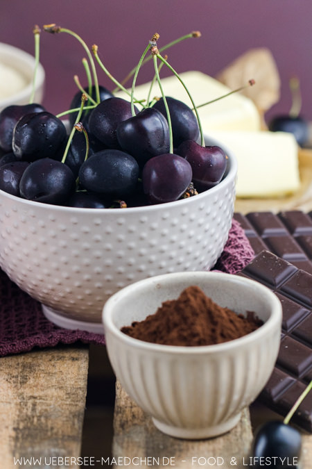 Zutaten für Kirsch-Brownies mit viel Schokolade und Kirschen Rezept von ÜberSee-Mädchen Foodblog vom Bodensee