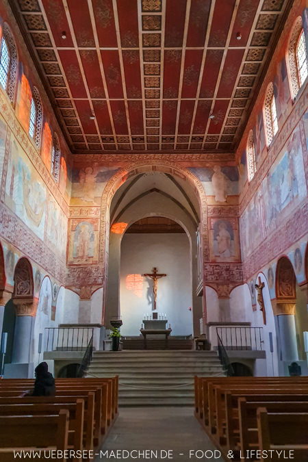 Blick in Kirche St. Georg auf der Reichenau Sehenswürdigkeit bei Konstanz