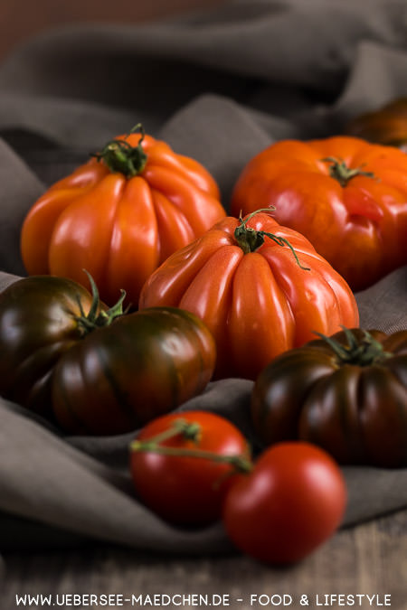 Fleischtomaten machen Tomaten-Brot-Salat noch besser Panzanella Rezept von ÜberSee-Mädchen Foodblog vom Bodensee