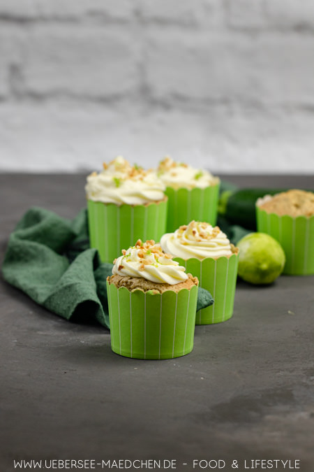 Zucchini-Cupcakes mit Limetten-Creme Rezept zum Backen mit Gemüse von ÜberSee-Mädchen Foodblog vom Bodensee
