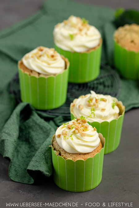 Zucchini-Cupcakes mit Limetten-Creme Rezept zum Backen mit Gemüse von ÜberSee-Mädchen Foodblog vom Bodensee