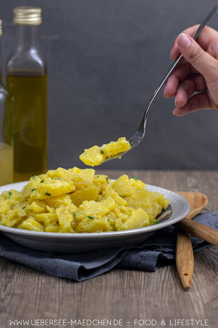 Schwäbischer Kartoffelsalat mit Brühe ohne Mayo nach Familienrezept von ÜberSee-Mädchen Foodblog vom Bodensee
