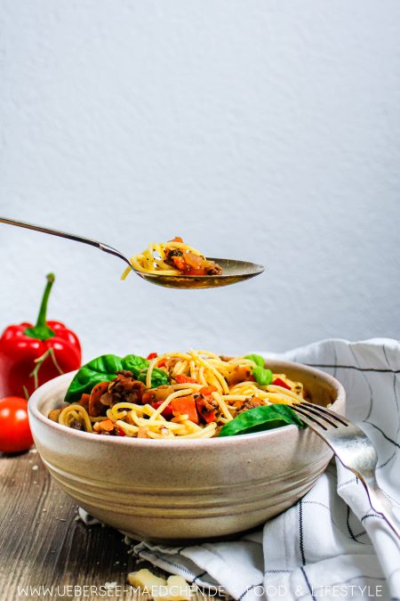 Spaghetti Bolognese mit viel Gemüse Rezept für Lieblingspasta von ÜberSee-Mädchen Foodblog vom Bodensee