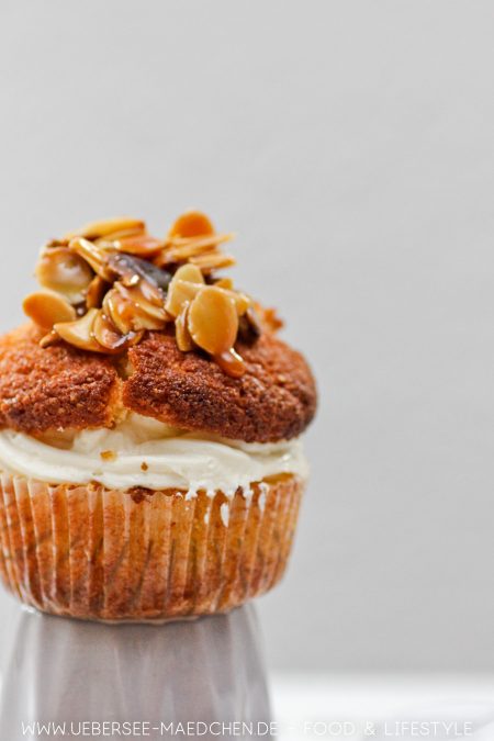 Bienenstich Cupcakes Mit Creme Und Mandelknusper Ubersee Madchen 