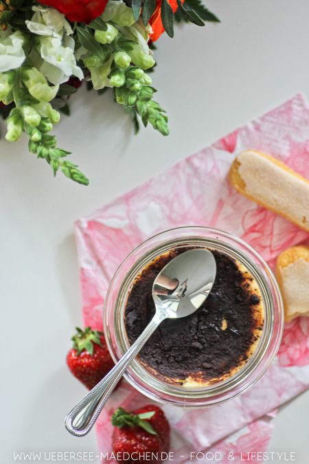 Tiramisu mit Erdbeeren Mascarpone Quark Rezept von ÜberSee-Mädchen Foodblog vom Bodensee