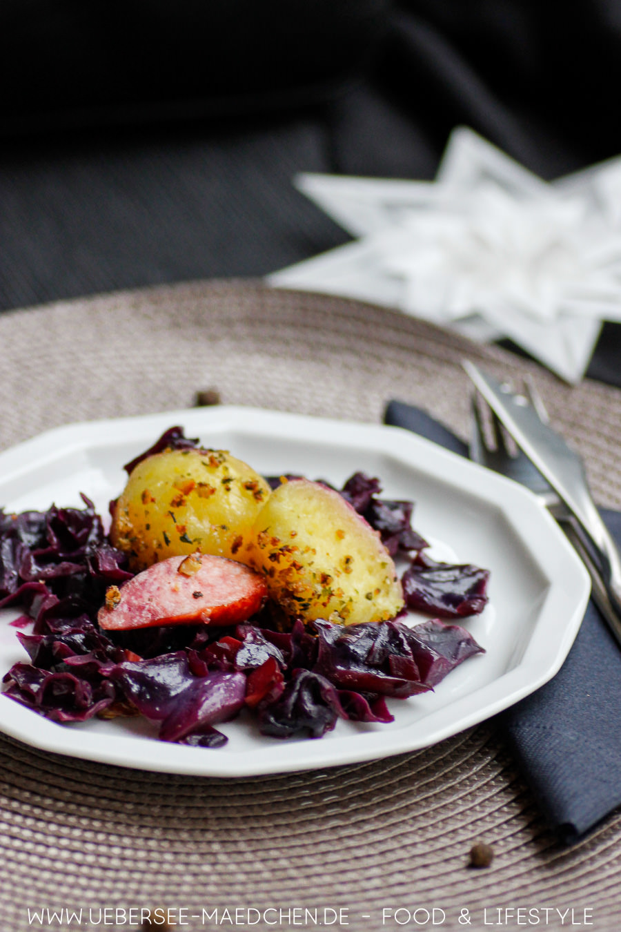 Was Passt Zu Knödel Und Rotkohl Vegetarisch Winterlicher Rotkohl-Auflauf mit Kartoffelknödeln - ÜberSee-Mädchen