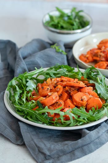 Karottensalat orientalisch mit Harissa Rezept von ÜberSee-Mädchen Foodblog vom Bodensee Titel