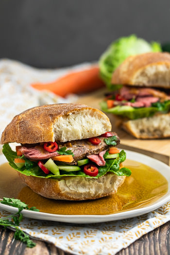 Roastbeef-Sandwich vietnamesisch mit Erdnusscreme Rezept von ÜberSee-Mädchen Foodblog vom Bodensee
