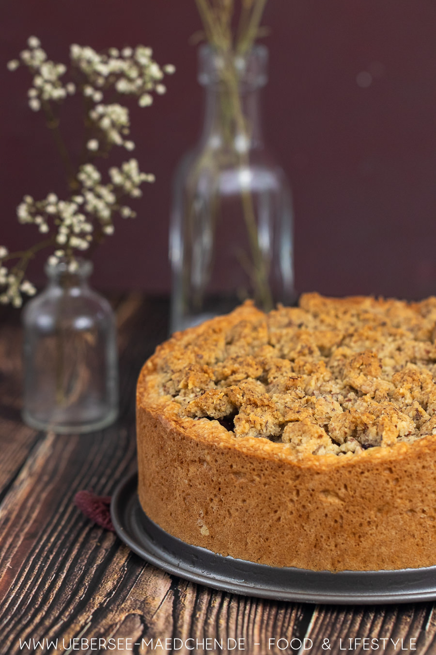 Richtig guter Kirschkuchen mit Nuss-Streuseln - ÜberSee-Mädchen Richtig guter Kirschkuchen mit Nuss-Streuseln - ÜberSee-Mädchen