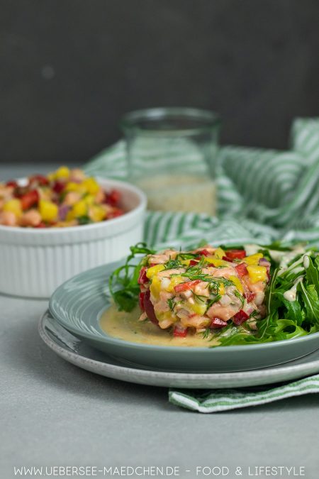 Lachstatar mit Mango und Paprika Dill ist eine einfache geniale Vorspeise Rezept von ÜberSee-Mädchen Foodblog vom Bodensee