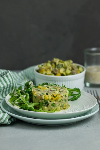 Thunfischtatar mit Birne Paprika Kürbiskernöl als feine Vorspeise Rezept von ÜberSee-Mädchen Foodblog vom Bodensee