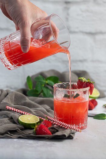 Erdbeer-Daiquiri einfacher Sommer-Cocktail Rezept