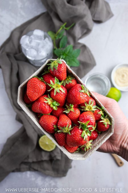 Schale Erdbeeren für einen Erdbeer-Daiquiri