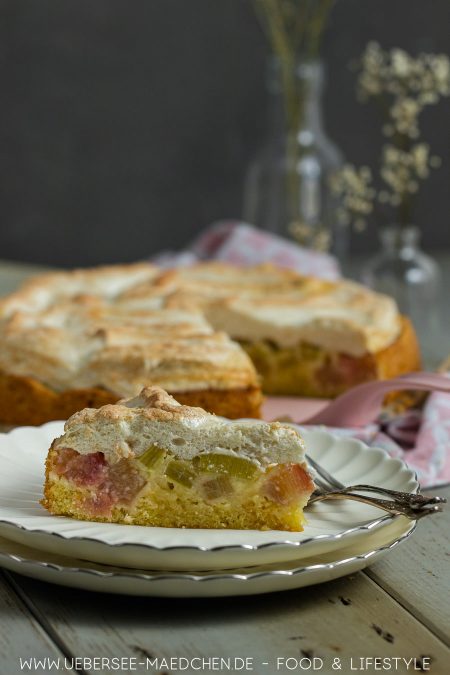 Rhabarberkuchen mit Baiser wie von Oma Rezept von ÜberSee-Mädchen Foodblog vom Bodensee