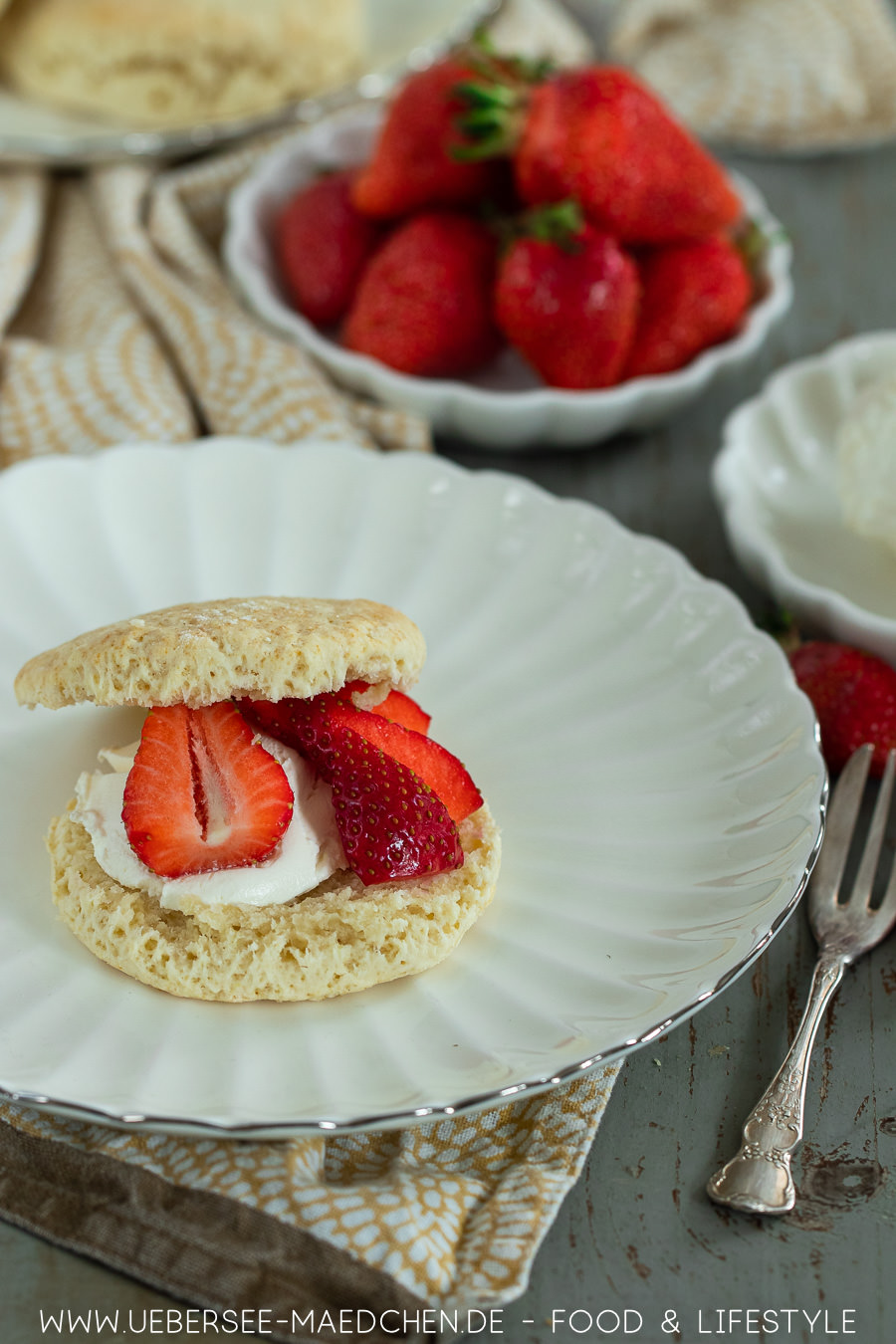 Super simple Scones aus 5 Zutaten wie in England - ÜberSee-Mädchen Super simple Scones aus 5 Zutaten wie in England - ÜberSee-Mädchen